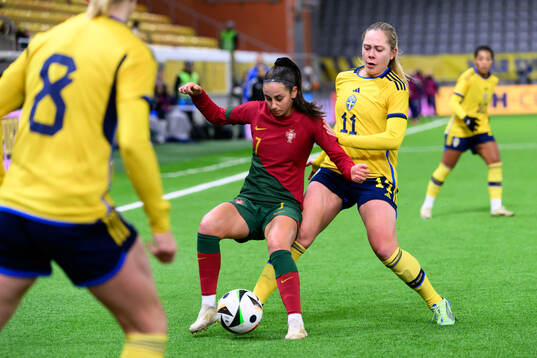 Mara Goncalves of Portugal and Alice Bergström of Sweden