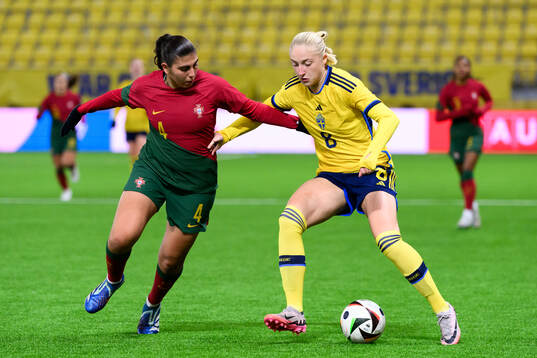 Maria Miller of Portugal and Wilma Leidhammar of Sweden