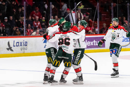 Frölundas Nicklas Lasu jublar vid 2-3