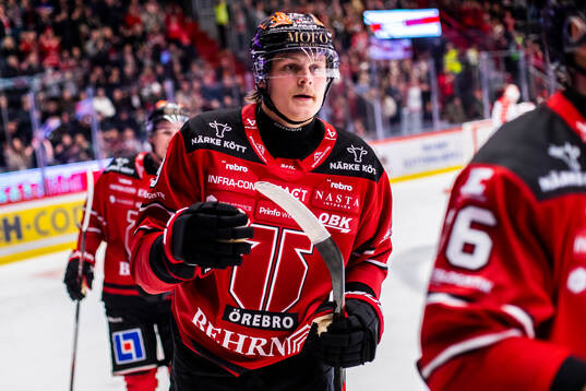 Örebros Milton Oscarson jublar vid 1-0