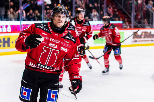 Örebros William Wikman jublar vid 1-0