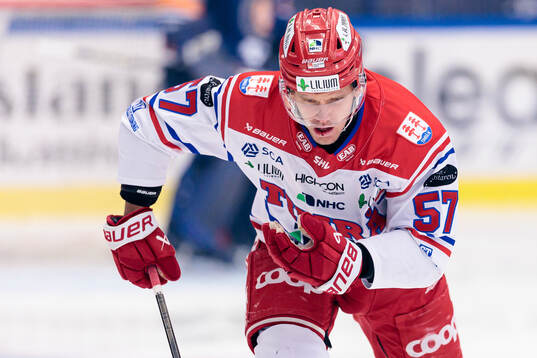 Timrås Anton Wedin blöder