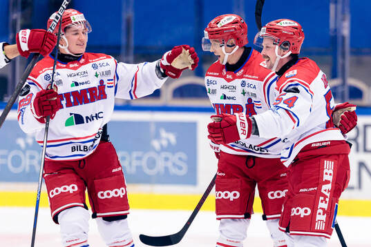 Timrås Jonathan Dahlén jublar