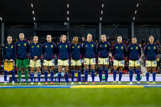 The players of Sweden at line up ahed of the UEFA Women's