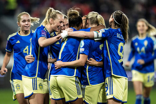 Hanna Bennison of Sweden celebrating the 1-0 goal with