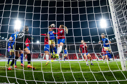 Rusul Rosa Kafaji of Sweden scores 0-2 while competing with