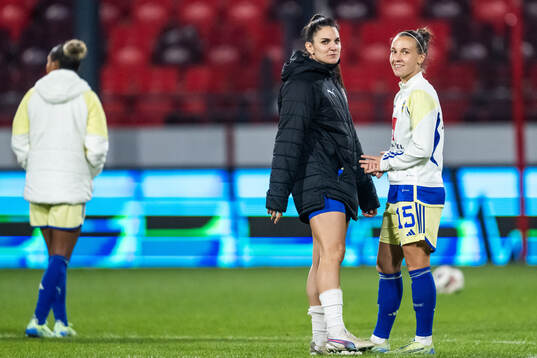 Jovana Damnjanovic of Serbia and Julia Zigiotti Olme of