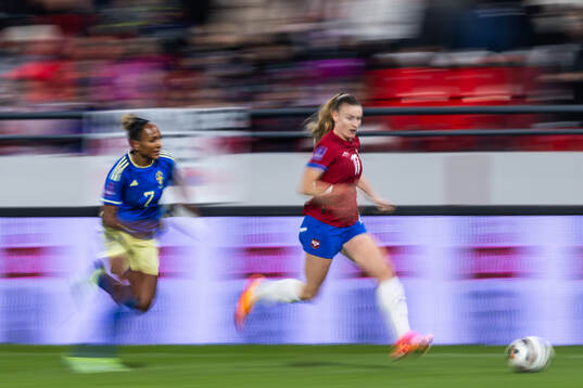 Madelen Janogy of Sweden and Allegra Poljak of Serbia
