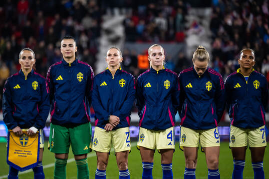 Kosovare Asllani, goalkeeper Zecira Musovic, Jonna