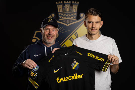AIKs sportchef Thomas Berntsen och Kazper Karlsson