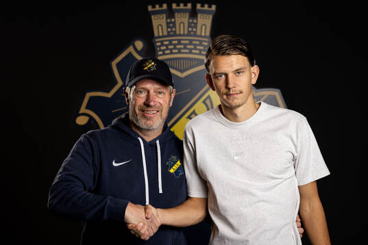 AIKs sportchef Thomas Berntsen och Kazper Karlsson