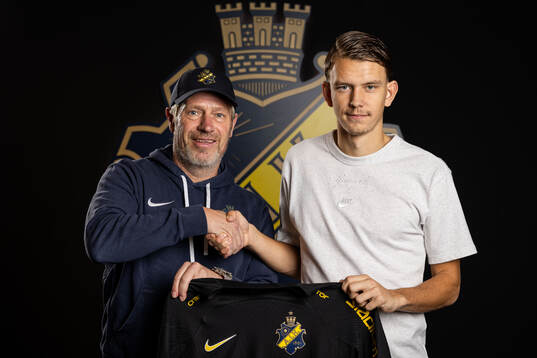 AIKs sportchef Thomas Berntsen och Kazper Karlsson