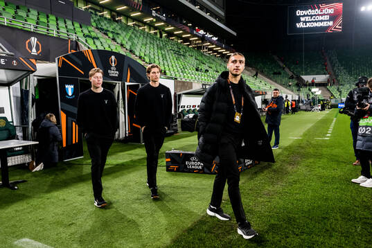 Nils Zätterström, Goalkeeper William Nieroth Lundgren and