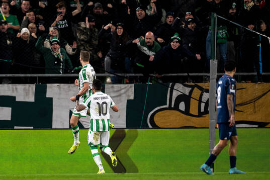Barnabas Varga of Ferencvaros celebrates the 1-0 goal