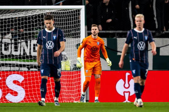 goalkeeper Ricardo Friedrich of Malmö FF reacts