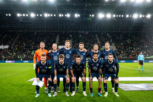 The starting eleven of Malmö FF pose for a team group photo