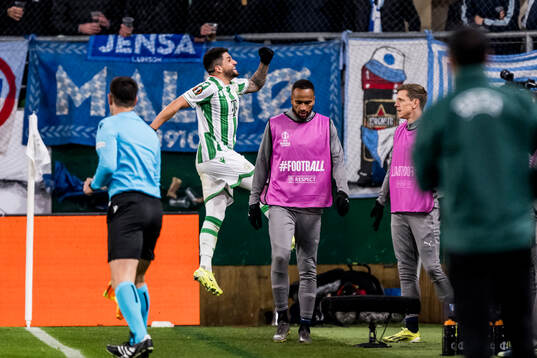 Kady of Ferencvaros celebrates the 3-1 goal