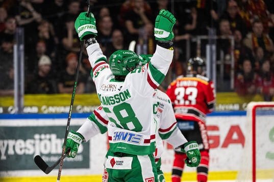 Rögles Filip Johansson jublar