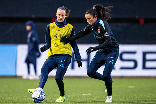 Caroline Graham Hansen and Ingrid Syrstad Engen of the