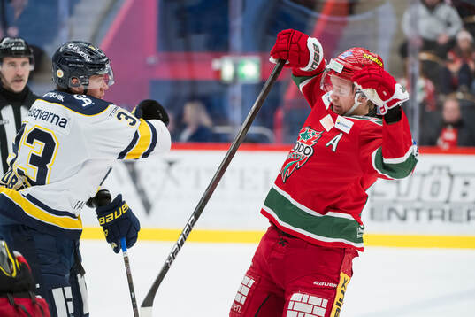 Modos Mikkel Aagaard och HV71s Måns Lindbäck