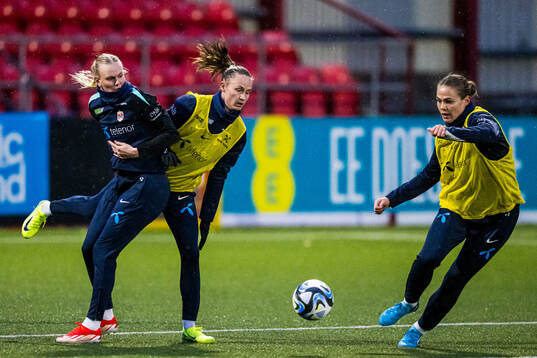 Karina Sævik, Caroline Graham Hansen og Marthine