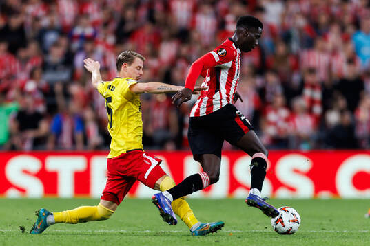 Simon Hedlund of Elfsborg and Adama Boiro of Athletic Bilbao