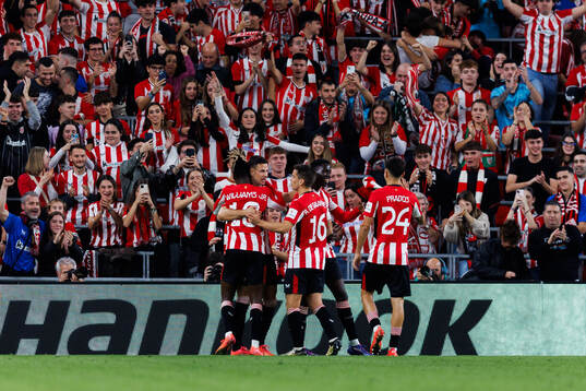 Gurka Guruzeta of Athletic Bilbao celebrates