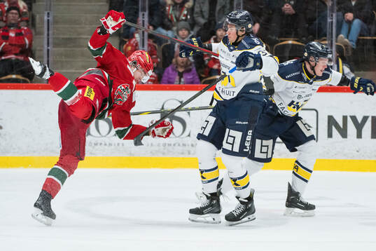 Modos Sampo Ranta och HV71s Måns Lindbäck