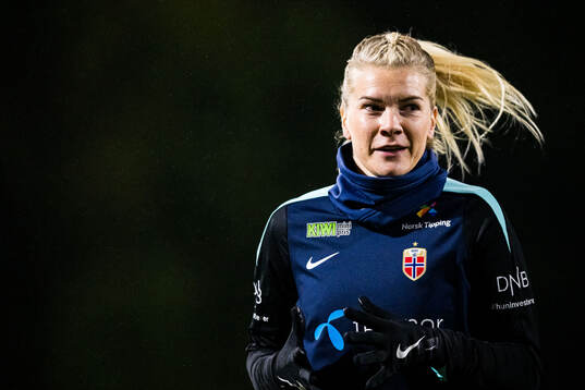 Ada Stolsmo Hegerberg of Norway warms up