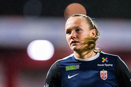 Frida Maanum of Norway warms up