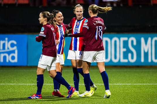 Caroline Graham Hansen of Norway celebrates