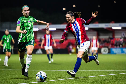 Chloe McCarron of Northern Ireland and Tuva Hansen of Norway