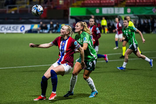 Karina Sævik of Norway and Rachel Dugdale of Northern