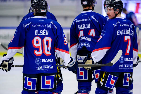 Karlskogas spelare spelar i retrotröjor
