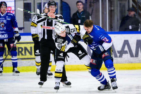 Västerås Malte Sjögren och Karlskogas Viktor Lennartsson