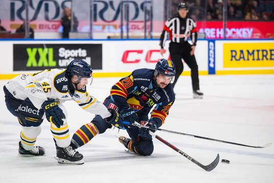 Södertäljes Sebastian Dyk och Djurgårdens Jonathan