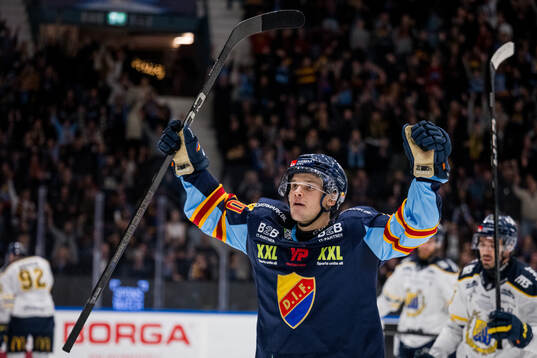 Djurgårdens Arvid Costmar jublar