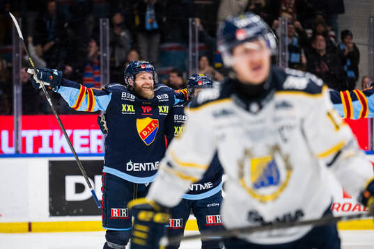 Djurgårdens Patrick Thoresen och Linus Klasen jublar