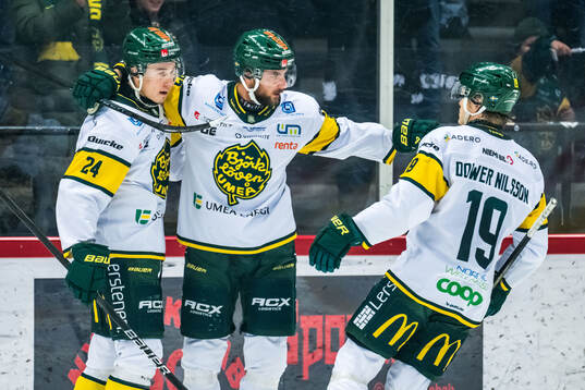 Björklövens Jacob Olofsson jublar