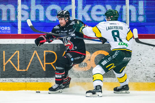 Nybros Nichlas Torp och Björklövens Lucas Lagerberg