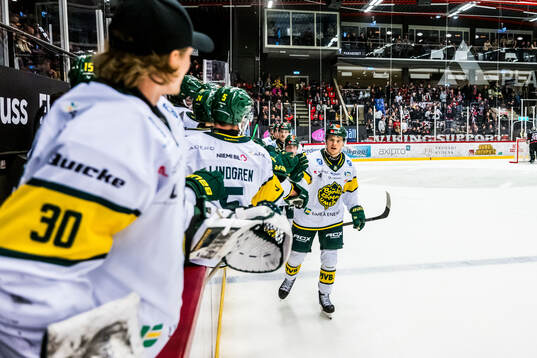 Björklövens Axel Ottosson jublar