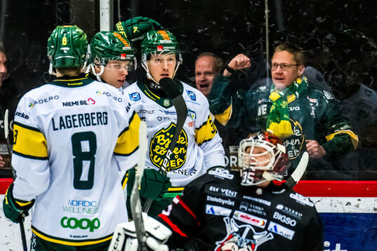 Björklövens Erik Andersson jublar