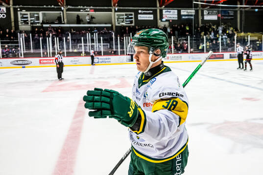 Björklövens Erik Andersson jublar