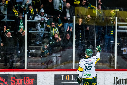 Björklövens Axel Ottosson jublar