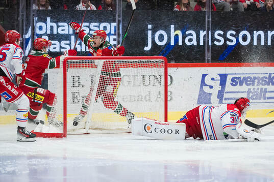 Modos Mattias Norlinder och Sampo Ranta jublar