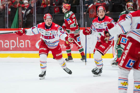 Timrås Jonathan Dahlén jublar