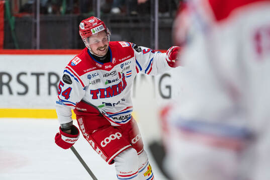 Timrås Jonathan Dahlén jublar
