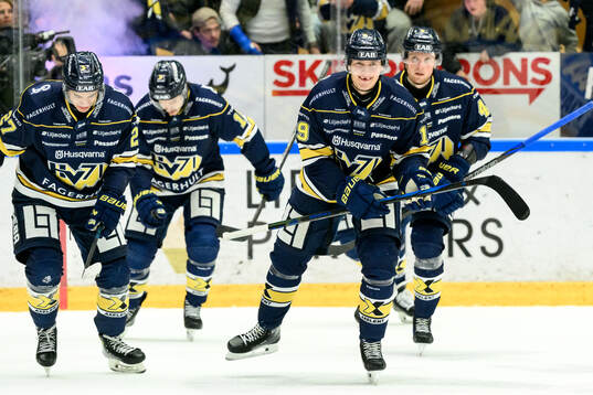 HV71s Henrik Borgström jublar