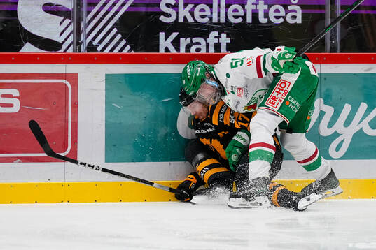 Skellefteås Pär Lindholm och Rögles Filip Johansson