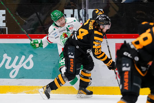Rögles Leon Bristedt och Skellefteås Jonathan Pudas
